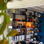 L'ecole Des Garcons