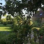 L'école Des Garçons Maigne