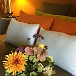 Bed & Breakfast L'ecole Des Garcons 4*