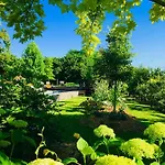 L'ecole Des Garcons Bed & Breakfast Maigne