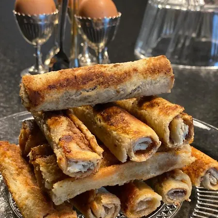 L'ecole Des Garcons 4* Maigne