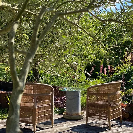 L'ecole Des Garcons Bed & Breakfast 4*