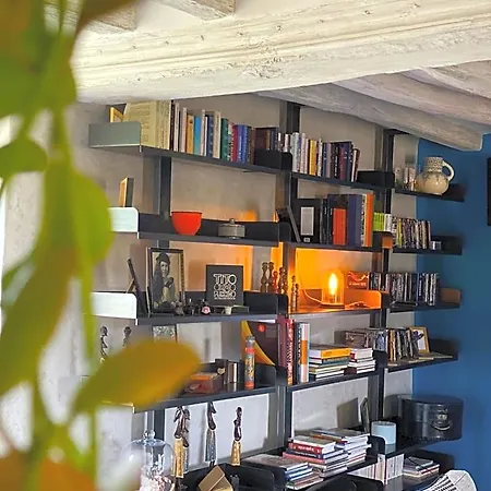 Nocleg ze śniadaniem L'ecole Des Garcons 4*
