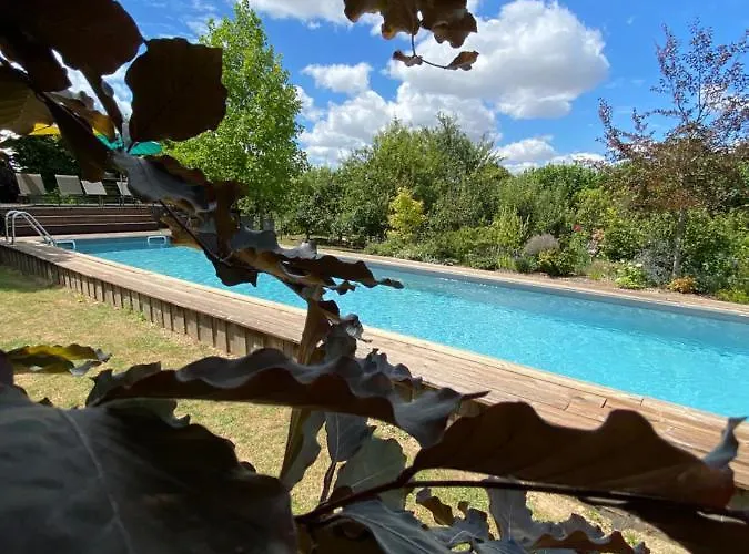 Nocleg ze śniadaniem L'ecole Des Garcons 4*