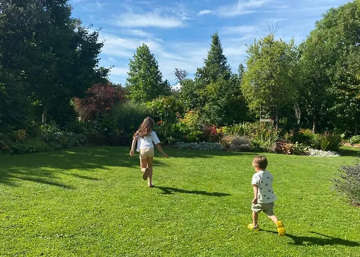 L'ecole Des Garcons Nocleg ze śniadaniem