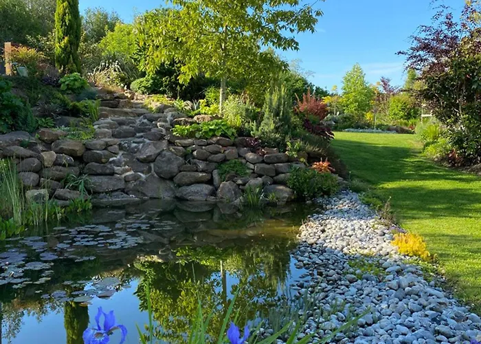 L'ecole Des Garcons Nocleg ze śniadaniem 4*